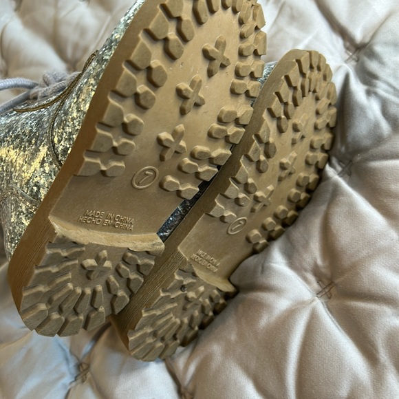 Old Navy Silver Glitter Boots - Picture 4 of 4